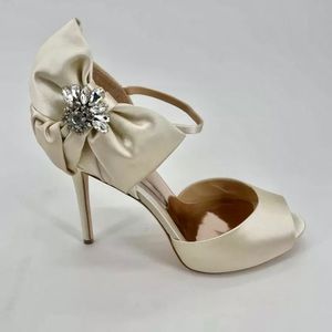 BADGLEY MISCHKA Ivory Satin Heels 8 New